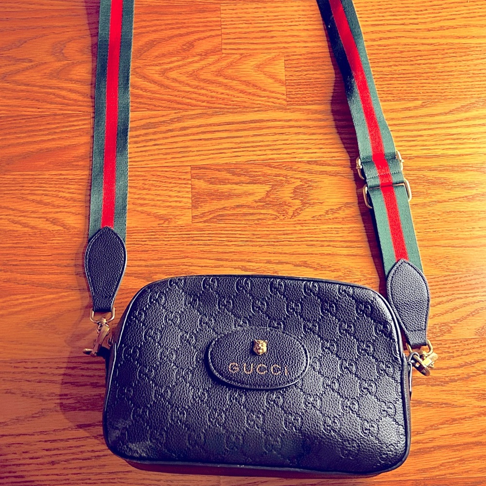 Gucci crossbody bag!